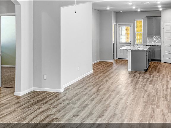 4th image of 22822 Ephesus Ave