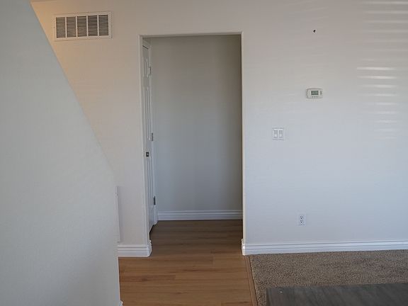 4th image of 11894 Hannibal St