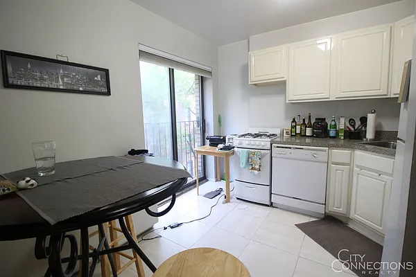 Rented by City Connections Realty | media 12