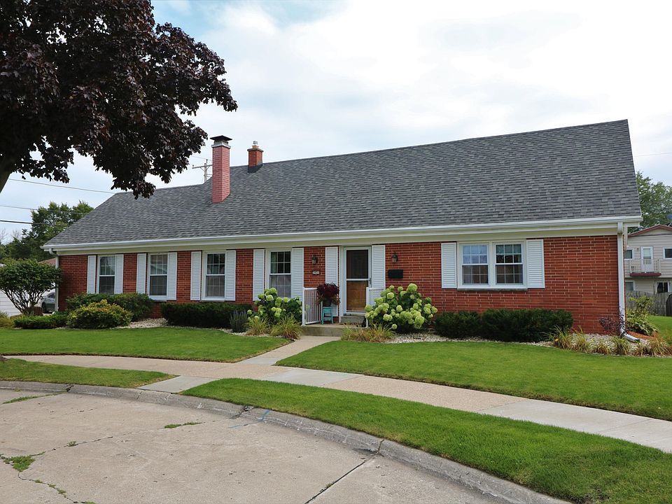 1st image of 3951 E Park Ln
