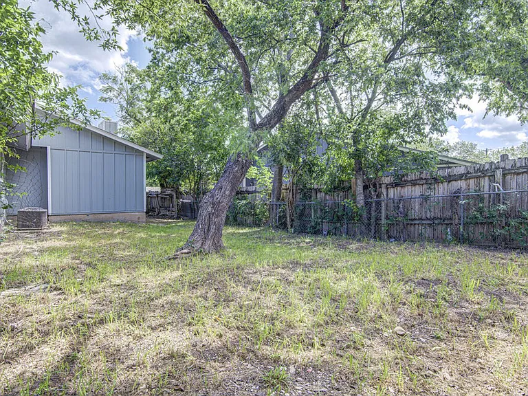 819 Sirocco Dr — Photo 19