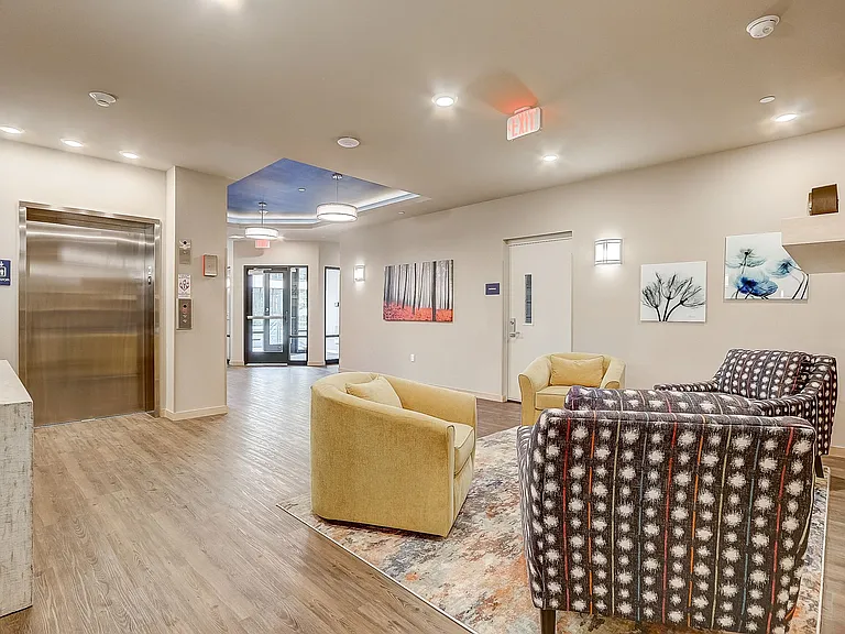 The Compass Apartments — Photo 6