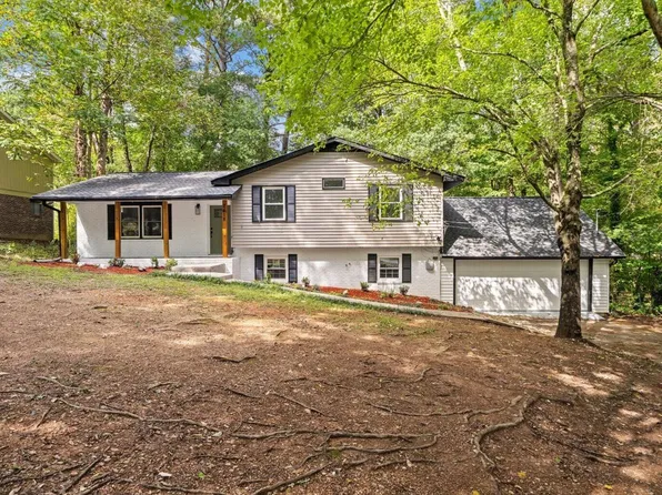2618 Rocky Dr, Rocky Face, GA 30740