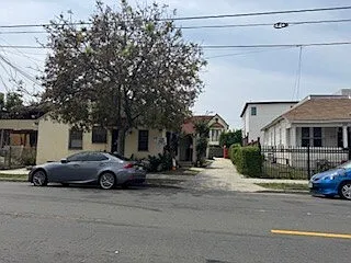323 S Avenue 20 — Photo 2