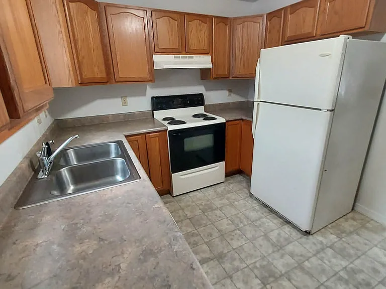 540 Front St — Photo 4