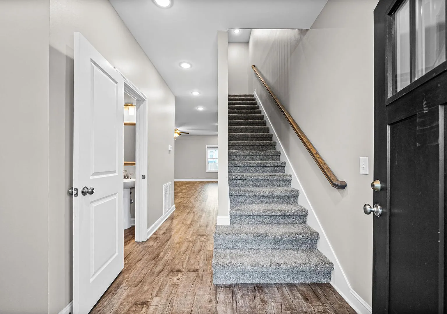 1173 Meadowhill Ln - C — Photo 3