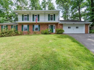 4006 S Lake Dr SW, Roanoke, VA 24018