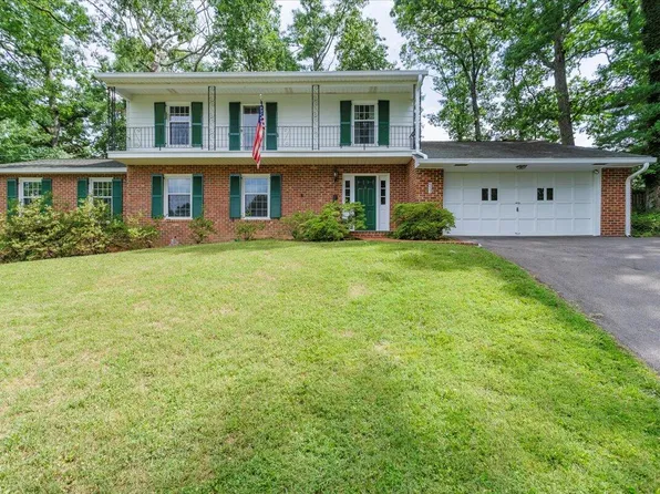 4006 S Lake Dr SW, Roanoke, VA 24018