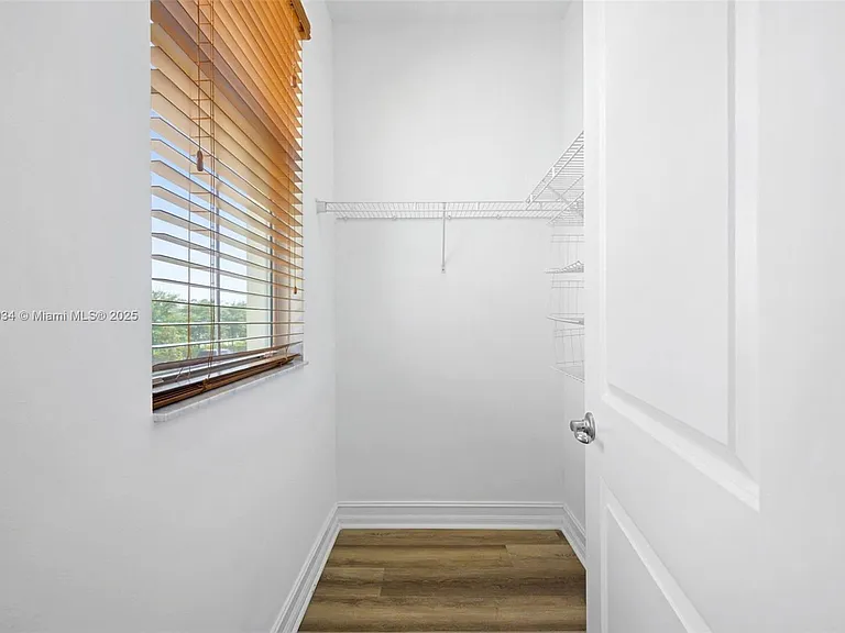 11941 Park Central — Photo 10