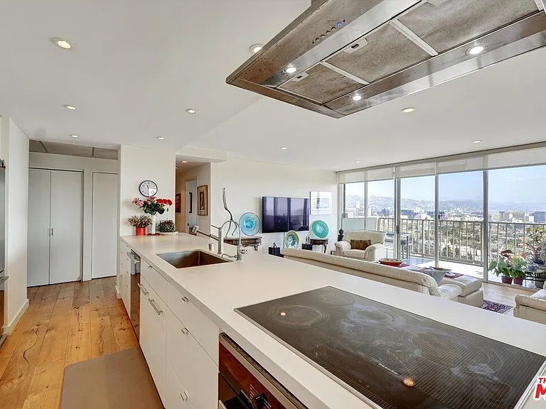 2160 Century Park E #1406 — Photo 32