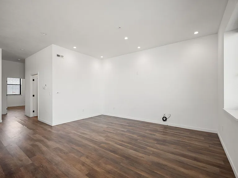 131 S Sherman St — Photo 35
