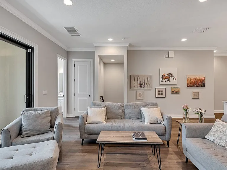 3215 W De Leon St #5 — Photo 17