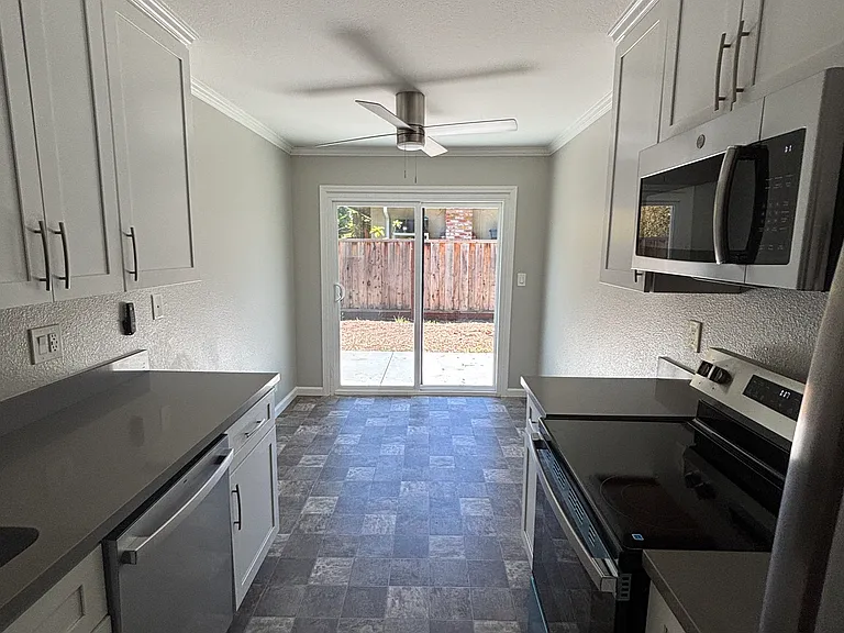 120 Alma St #4 — Photo 6