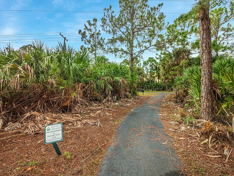 146 W Thatch Palm Cir — Photo 15