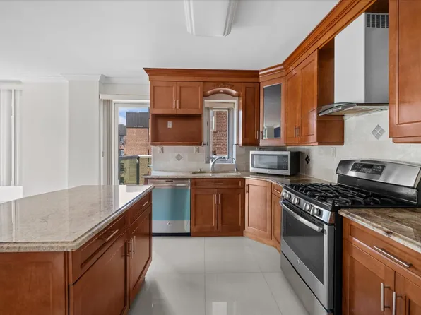 3511 Cambridge Avenue 6B image 3 of 13