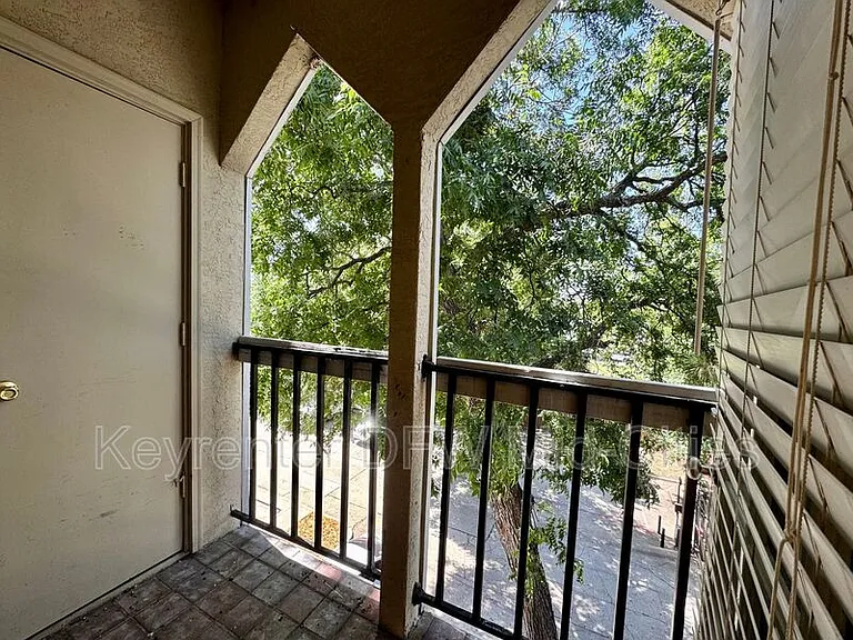 4800 W Lovers Ln #224 — Photo 5