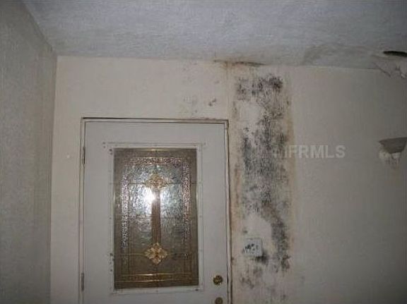 4th image of 2601 Martina Ave