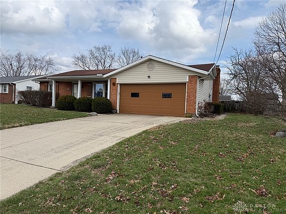 2nd image of 504 Meadow Ln