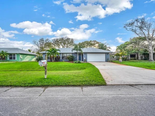 834 SE Roulette Lane, Port St Lucie, FL 34983
