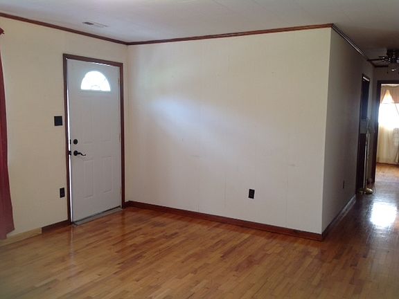 5th image of 331 Rolling Acres Dr
