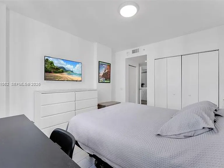 701 Brickell Key Blvd #1506 — Photo 13