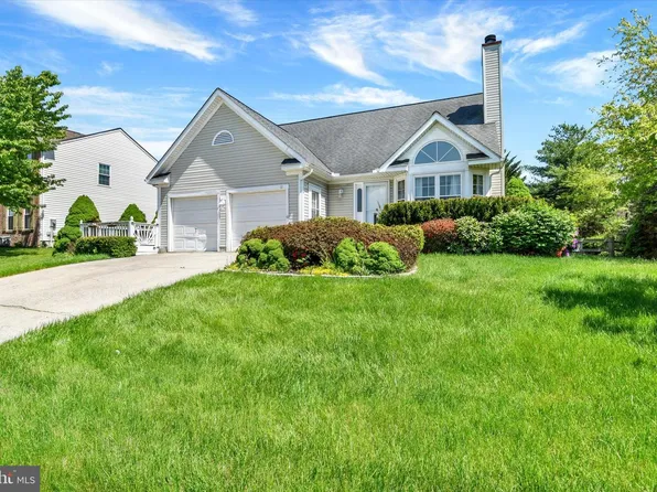 11 Bancroft St, Taneytown, MD 21787