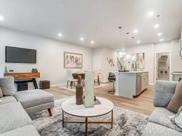 620 Cassidy Ct, Clover, SC 29710