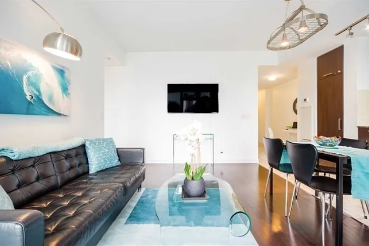 2 bed, 800 sqft, $3,990 — Photo 3