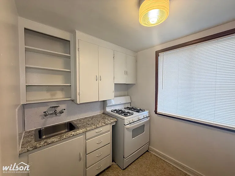 606 S 6th Ave — Photo 4
