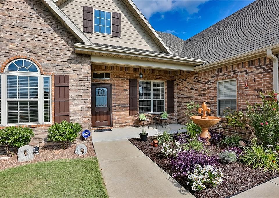1st image of 3504 SW Riverwood Pl