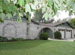 1019 W 10th St, Newton, KS 67114