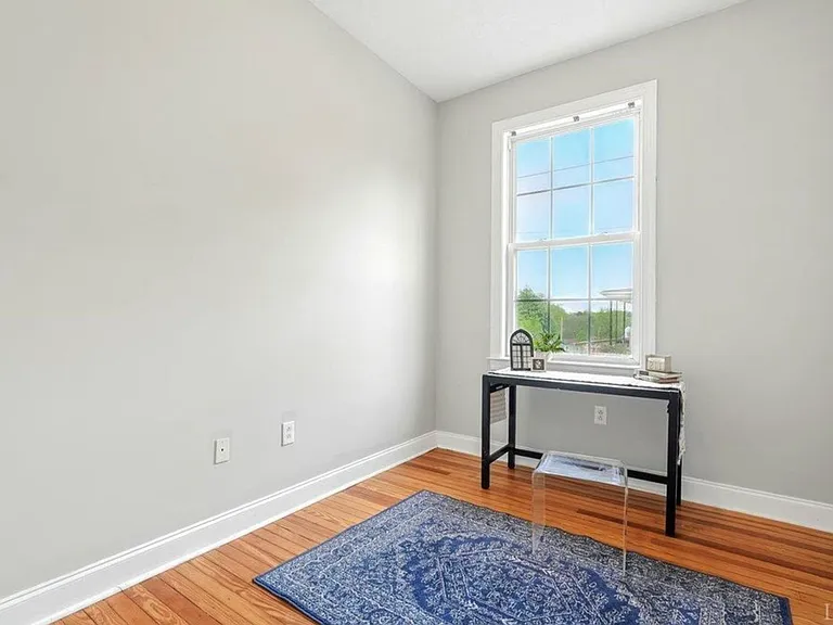 1423 Pierce St — Photo 15