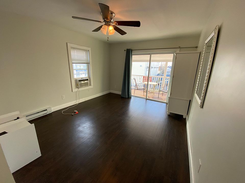 1st image of 33 Ashworth Ave #4