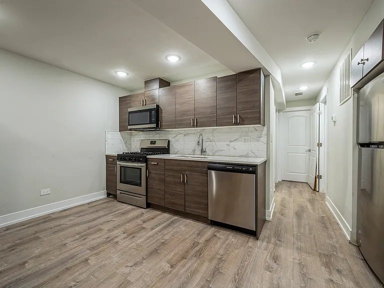 2237 S Sacramento Ave #G — Photo 2