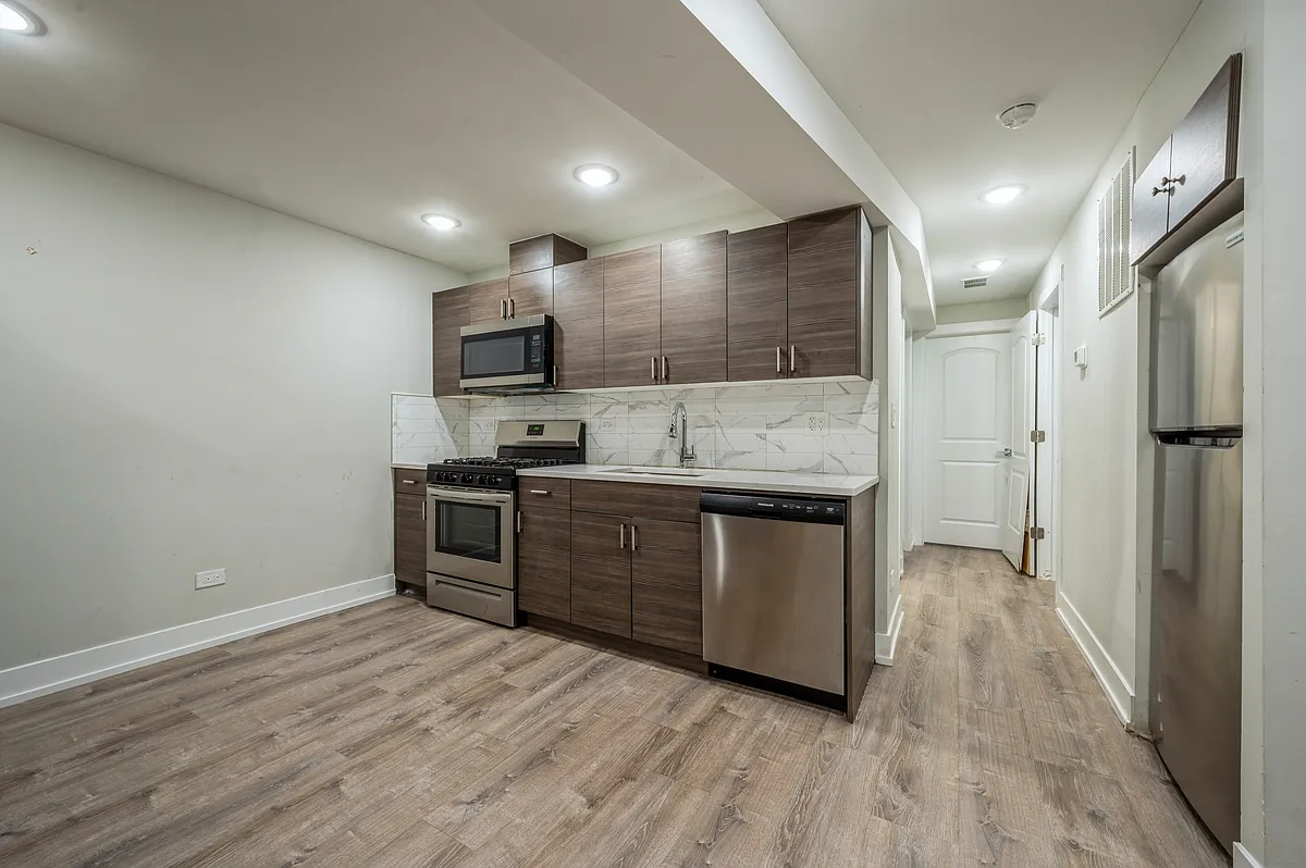 Building Photo - 2237 S Sacramento Ave #G