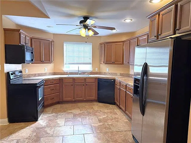 2 bed, 2.0 bath, 1670 sqft, $1,650 — Photo 2