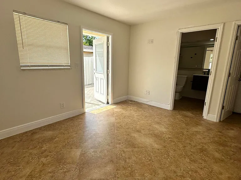 1501 NE 7th Ave #1 — Photo 9
