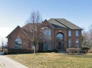 99 Fieldway Ct, Rochester, MI 48306