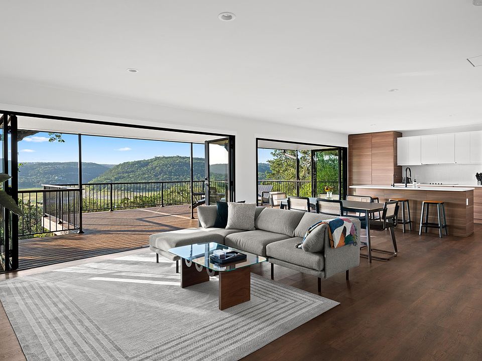 Enjoy panoramic views of the Texas Hill Country.
