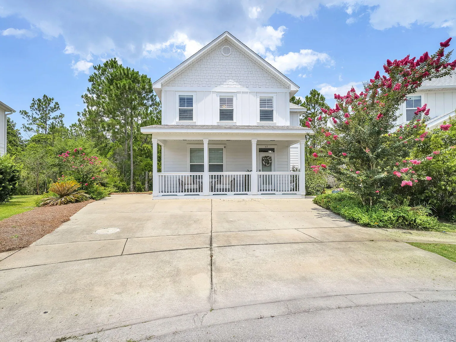 4 bed, 2.5 bath, 2022 sqft, $3,650 — Photo 1