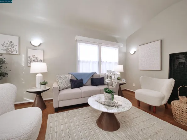 2555 Barrett Ave, Richmond, CA 94804