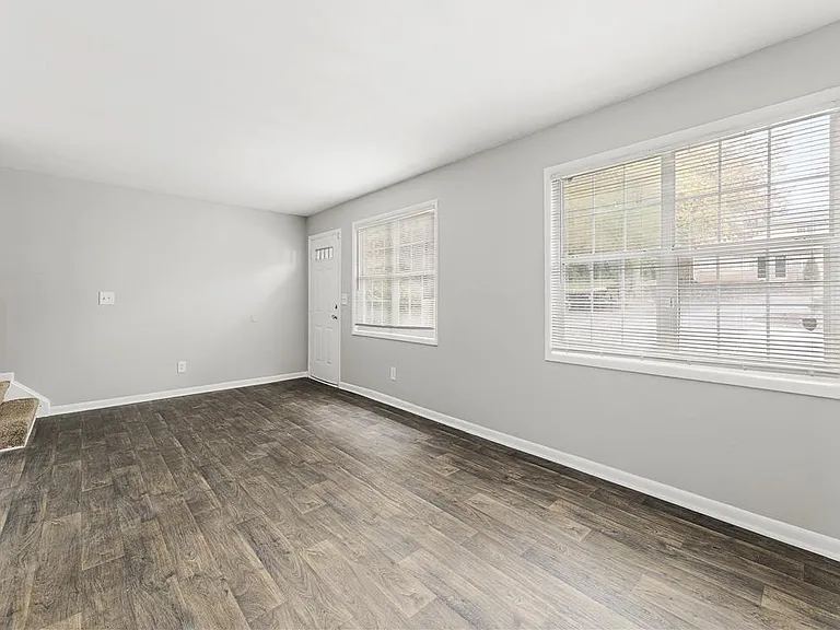 Pinewood Townhomes — Photo 14
