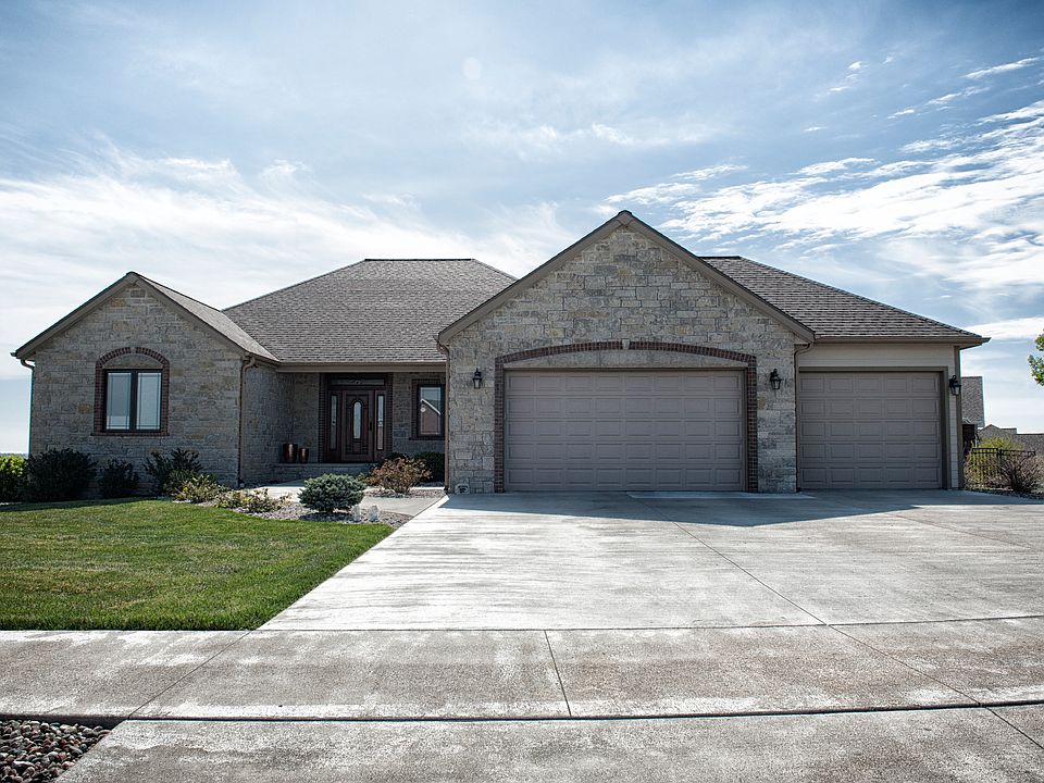 1st image of 3724 Hawthorne Woods Cir #C