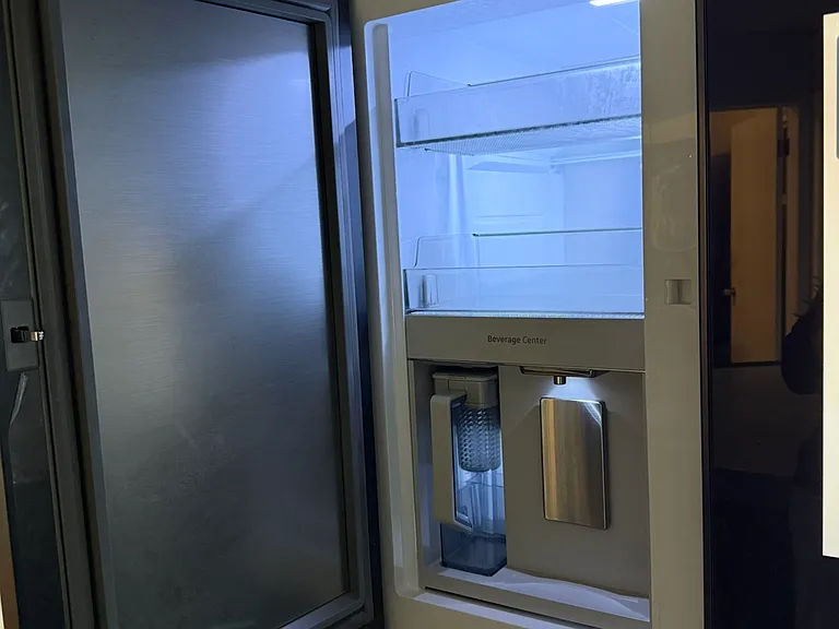 Smart fridge with beverage center