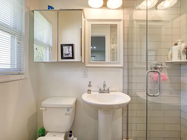 122 Village Cir W — Photo 13