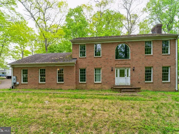 8225 Hawkins Creamery Rd, Gaithersburg, MD 20882