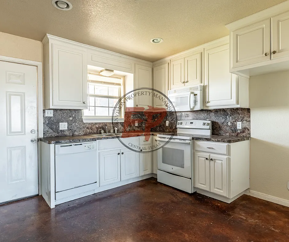 2824 Jerry Mashek Drive - 2 — Photo 4