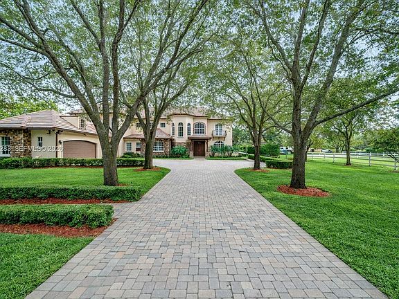 4th image of 12270 SW 45th St