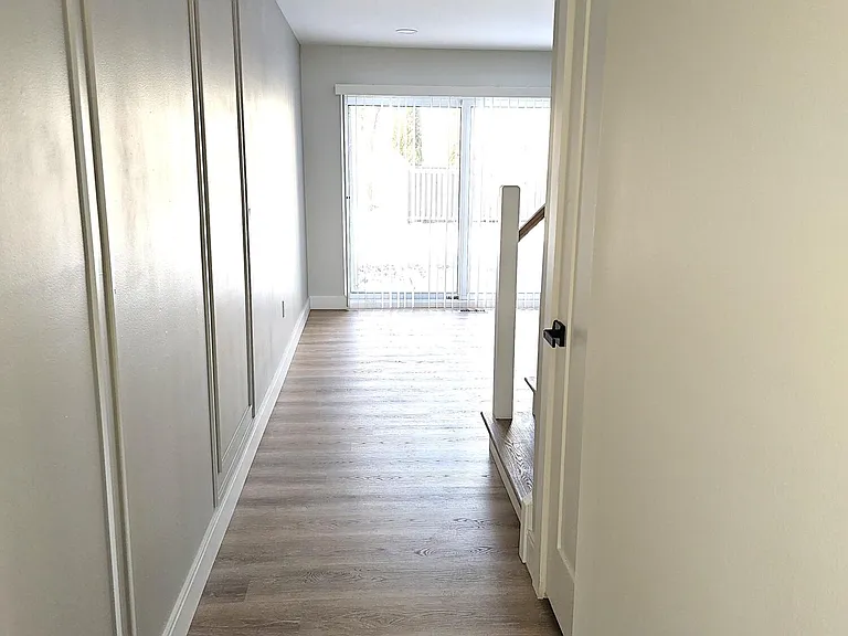 1976 Ridge Ct — Photo 10
