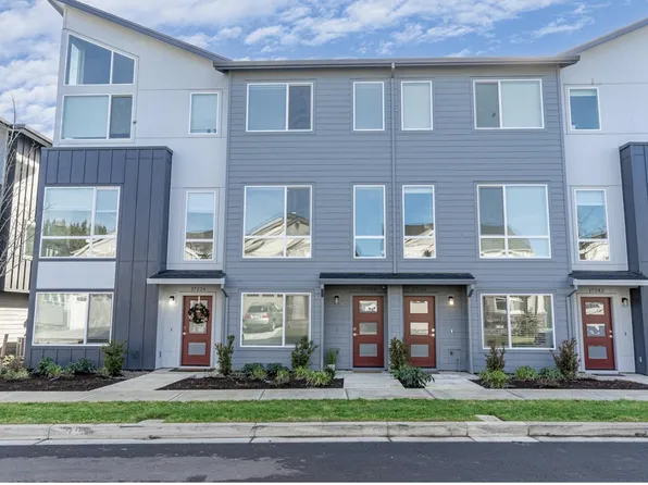 17232 SW Kite Ln, Beaverton, OR 97007